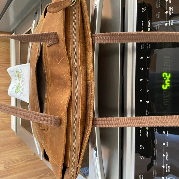 Leather Tote Distressed - Picture 6 of 9